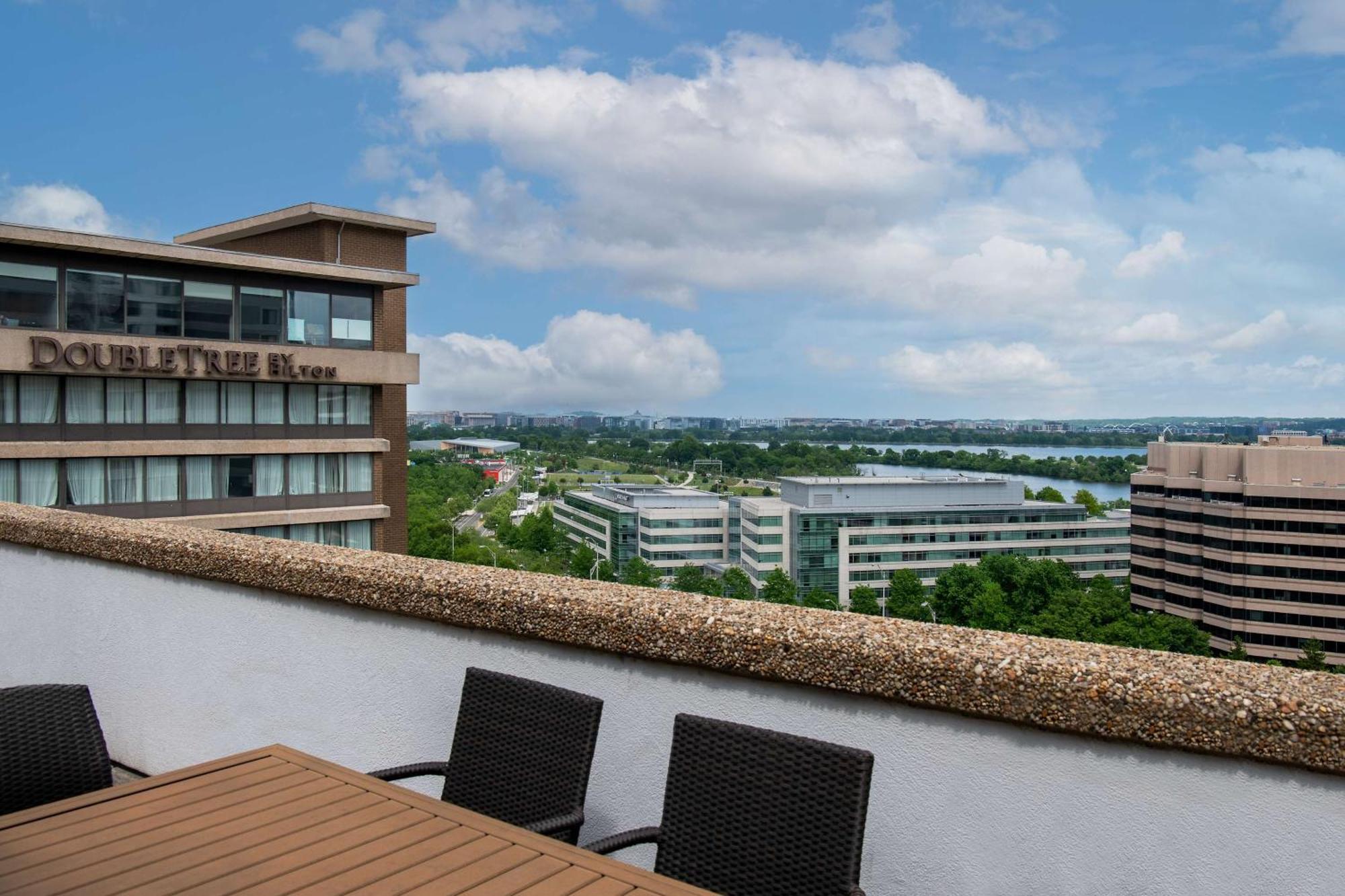 Doubletree By Hilton Washington Dc - Crystal City Arlington Esterno foto